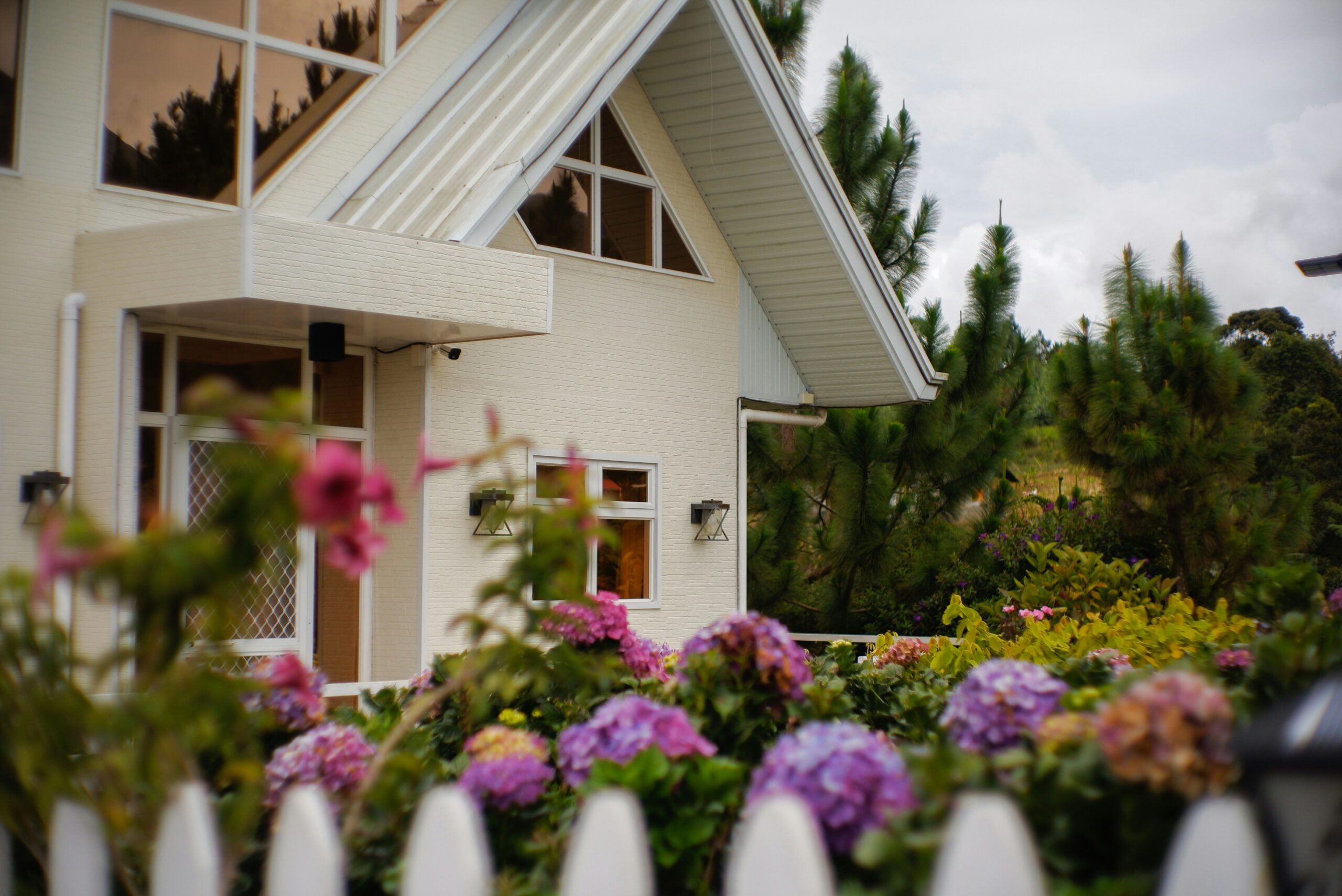 The Hamptons Seller’s Edge: Proven Tactics to Get More for Your Property